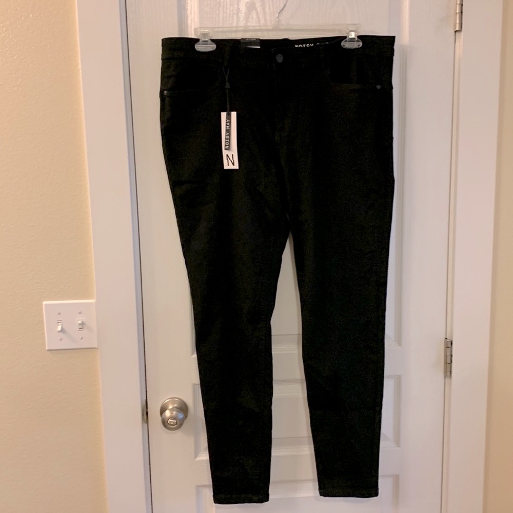 NWT Noisy May “Jen” Skinny Jeans Size W 50/ L 32 (approx size 18/20w)